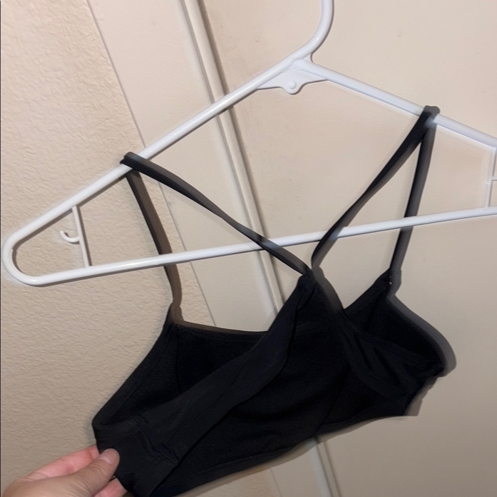 Nike Black Strappy Sports Bra - Picture 4 of 4